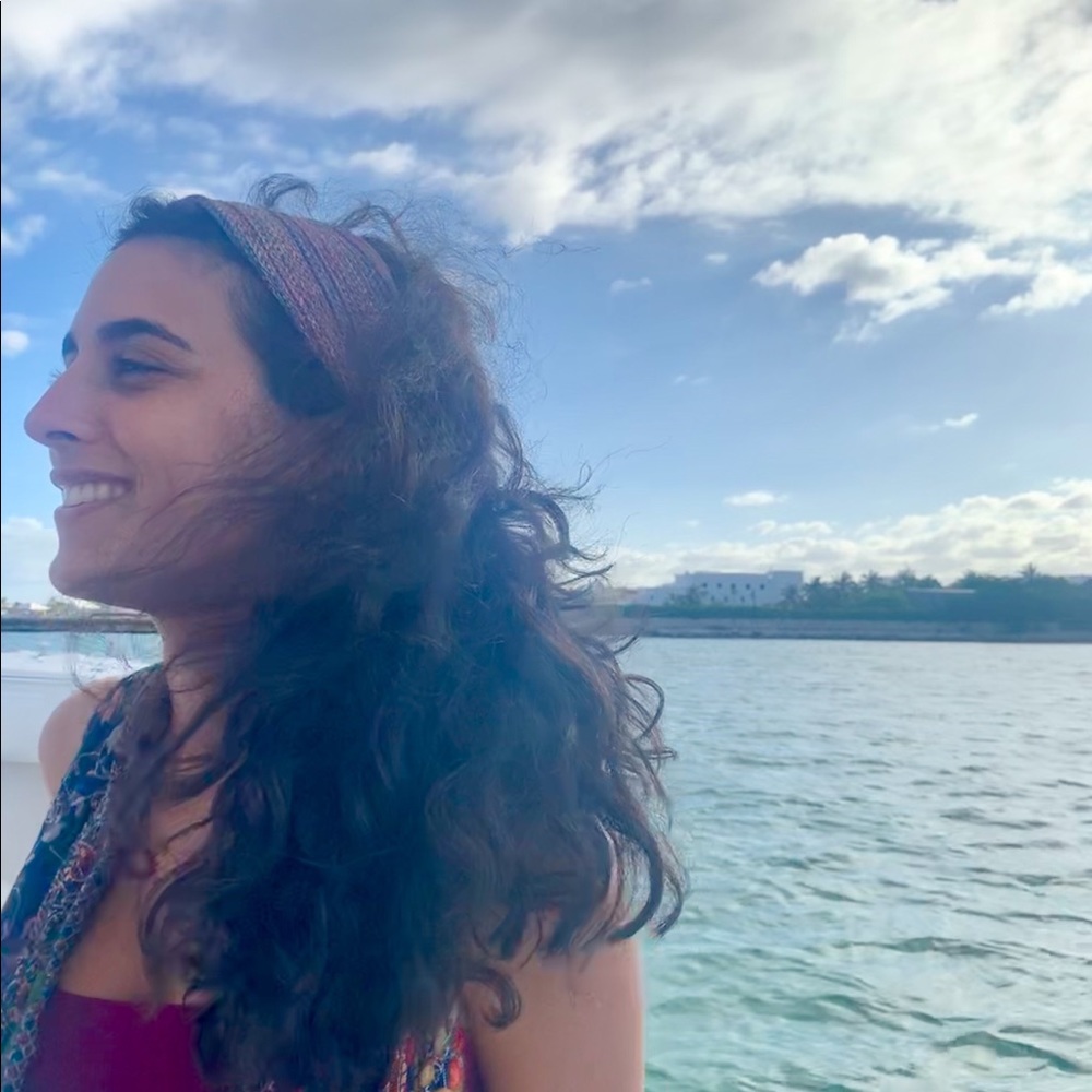 Meet your Posher, Claudia